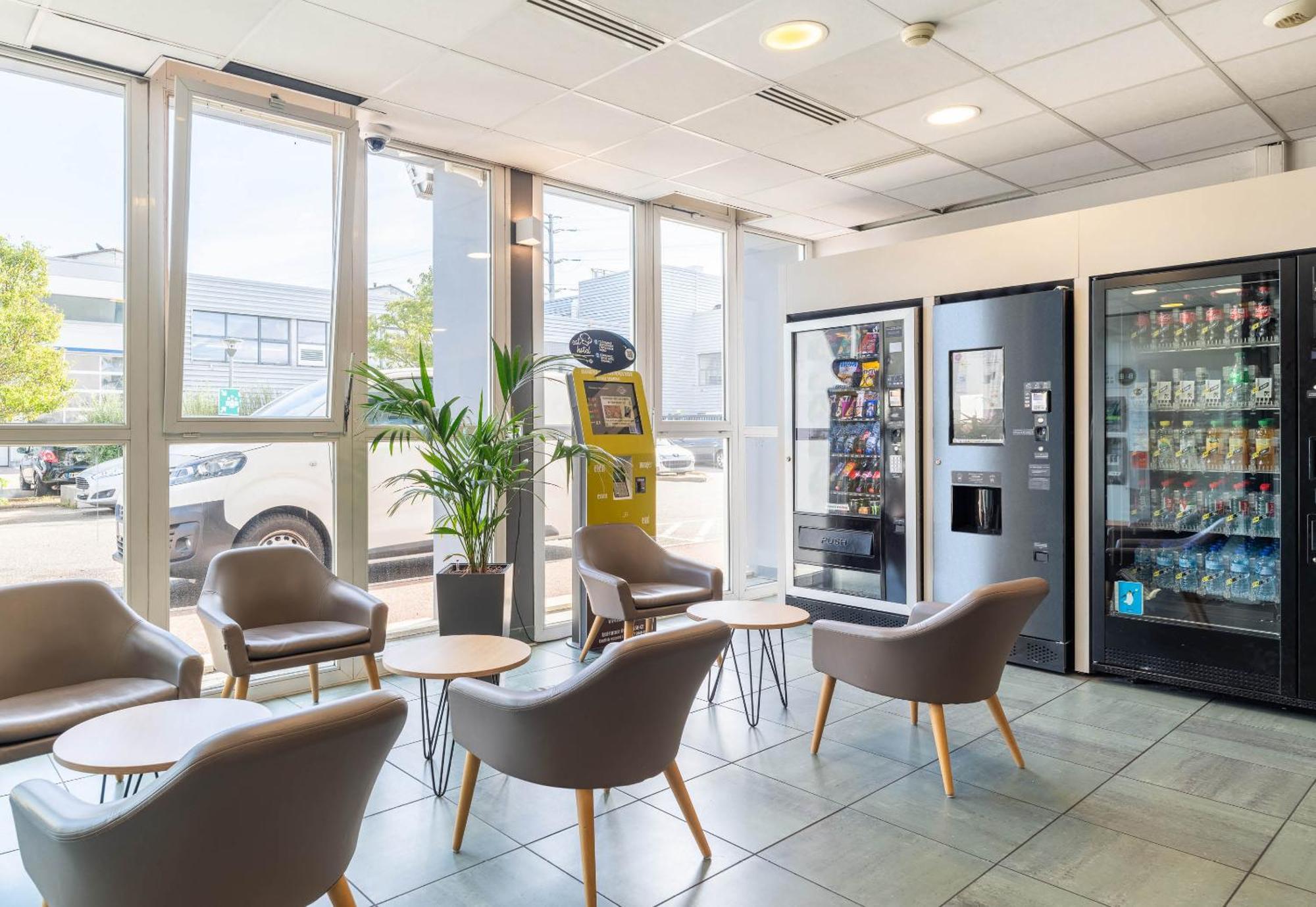 B&B Hotel Lyon Vénissieux エクステリア 写真